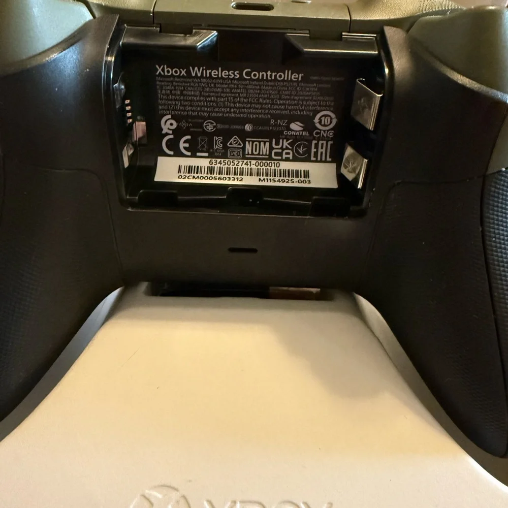Xbox series x design lab controller with inner/outer rubberized grips